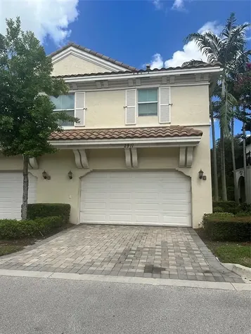 2911 Cascada Isle Way Hollywood FL 33024