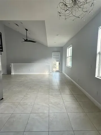 2911 Cascada Isle Way Hollywood FL 33024