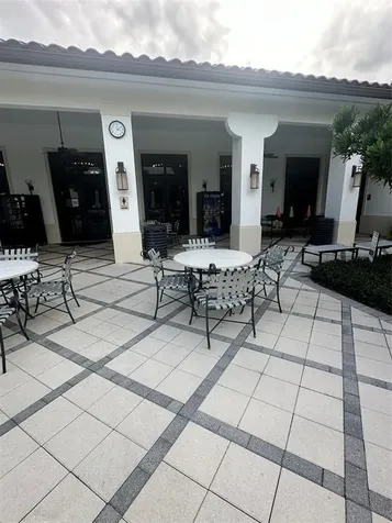 2911 Cascada Isle Way Hollywood FL 33024