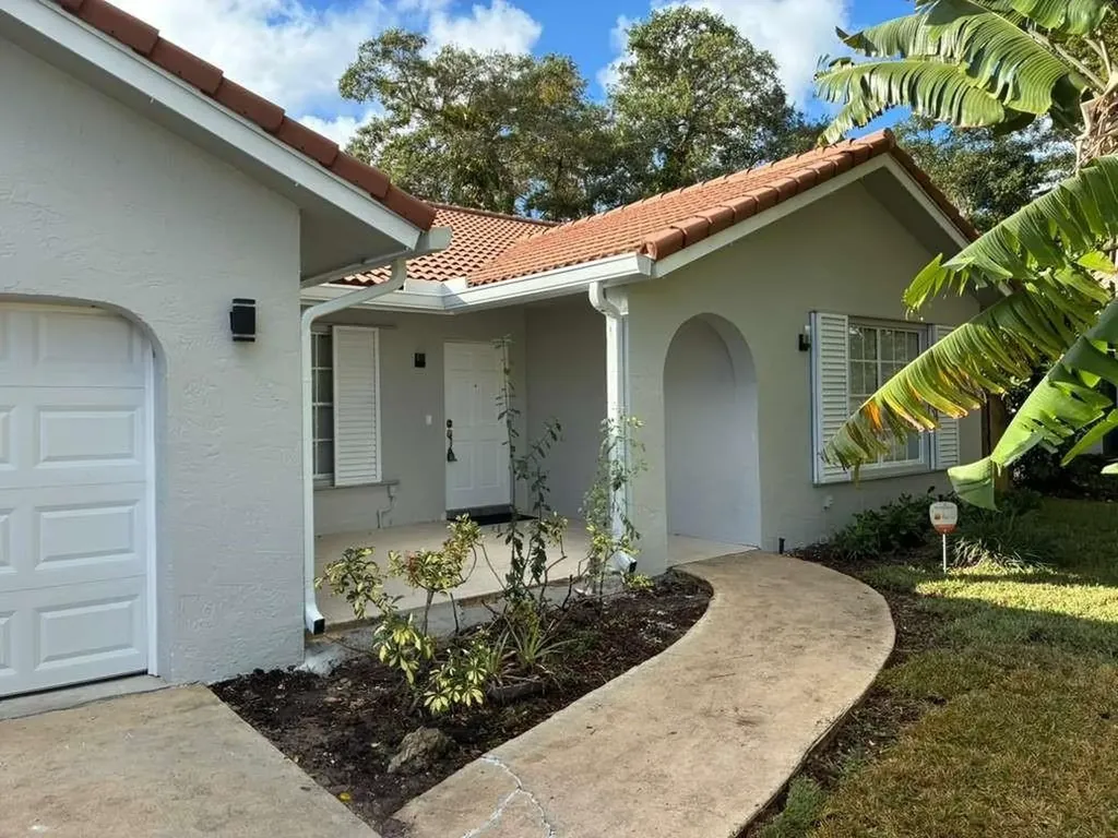 7104 NW 38th Manor Coral Springs FL 33065