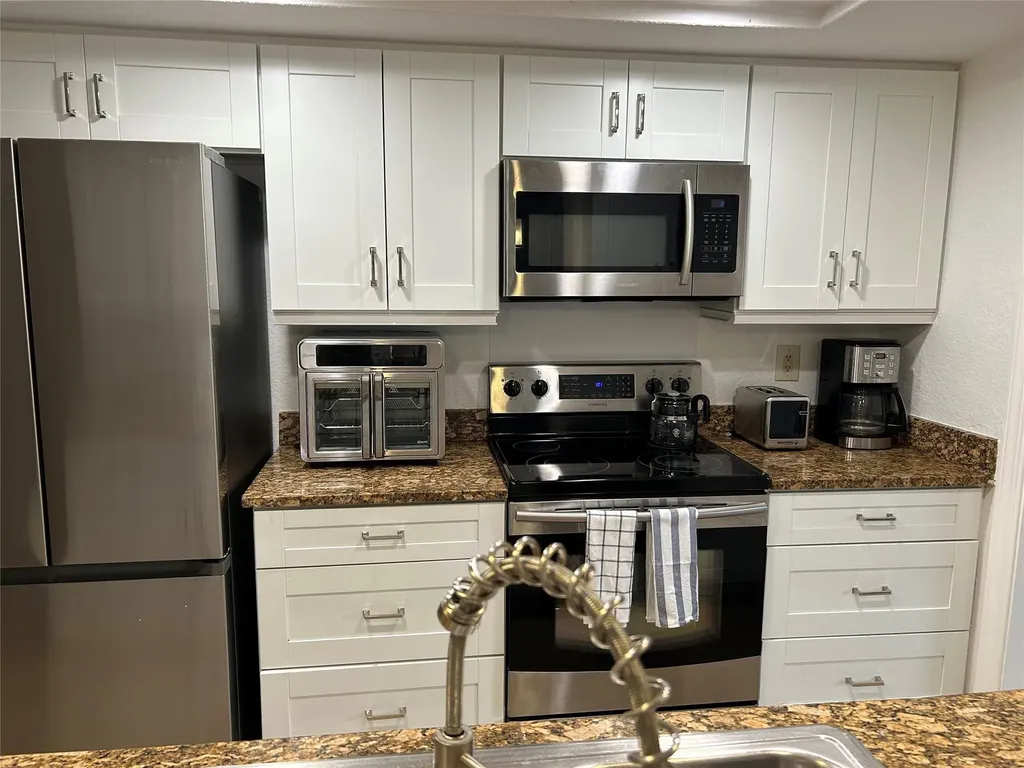 4431 NE 28th Avenue Lighthouse Point FL 33064