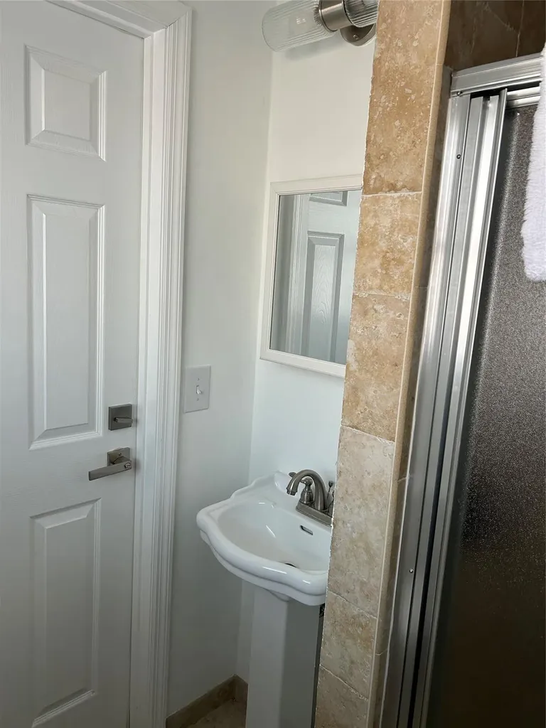4431 NE 28th Avenue Lighthouse Point FL 33064