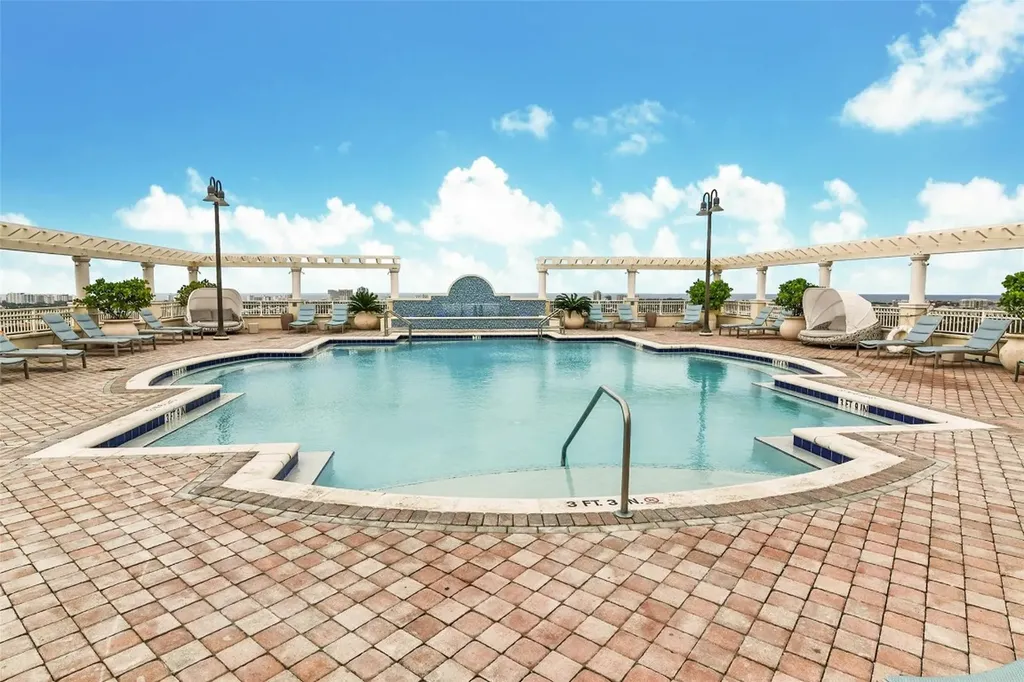 511 SE 5th Avenue Fort Lauderdale FL 33301