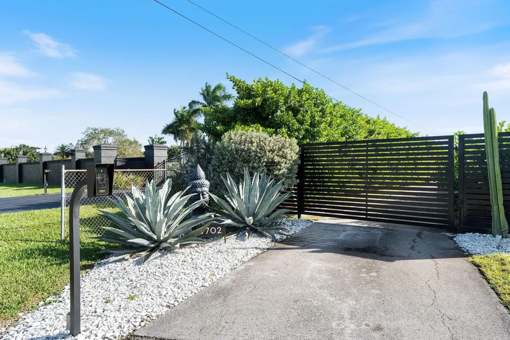 5702 SW 136 Avenue Southwest Ranches FL 33330