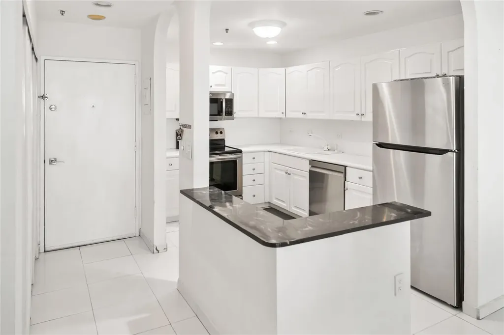 20505 E Country Club Drive Aventura FL 33180