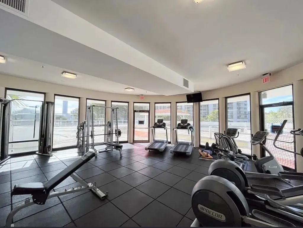 20505 E Country Club Drive Aventura FL 33180