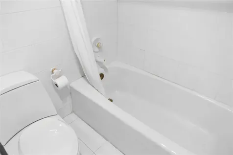 20505 E Country Club Drive Aventura FL 33180