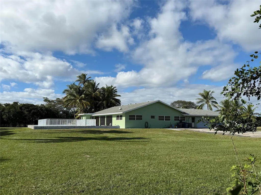4656 Lillian Avenue Palm Beach Gardens FL 33418