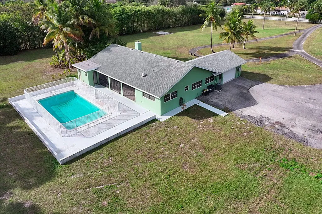 4656 Lillian Avenue Palm Beach Gardens FL 33418