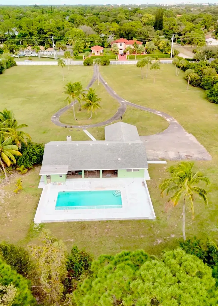 4656 Lillian Avenue Palm Beach Gardens FL 33418
