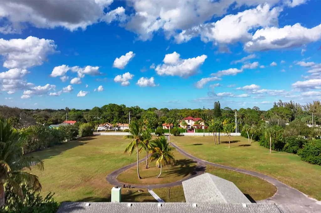 4656 Lillian Avenue Palm Beach Gardens FL 33418