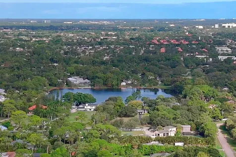 4656 Lillian Avenue Palm Beach Gardens FL 33418