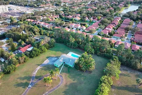 4656 Lillian Avenue Palm Beach Gardens FL 33418