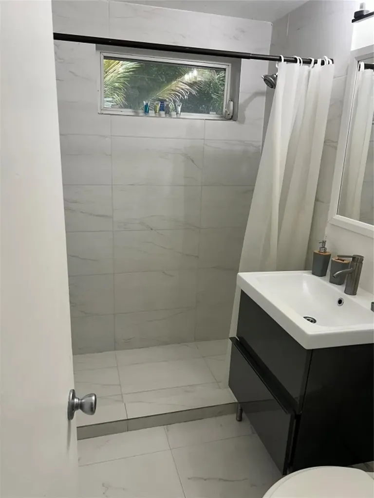 720 NE 17th Court Fort Lauderdale FL 33305