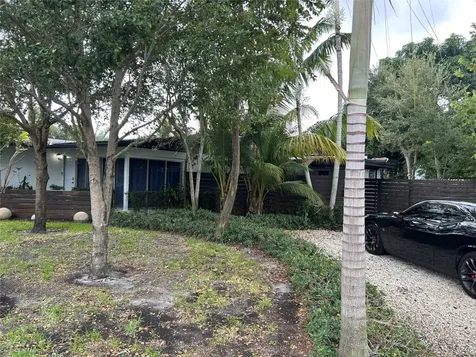 720 NE 17th Court Fort Lauderdale FL 33305