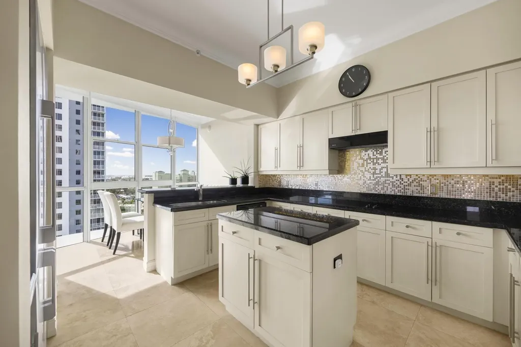 111 SE 8th Avenue Fort Lauderdale FL 33301