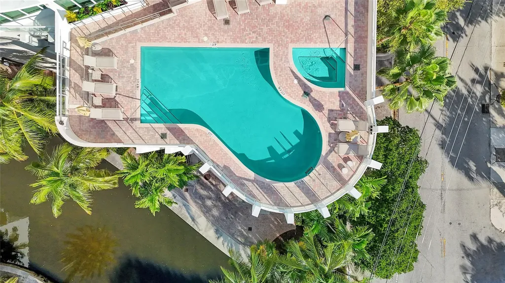 111 SE 8th Avenue Fort Lauderdale FL 33301
