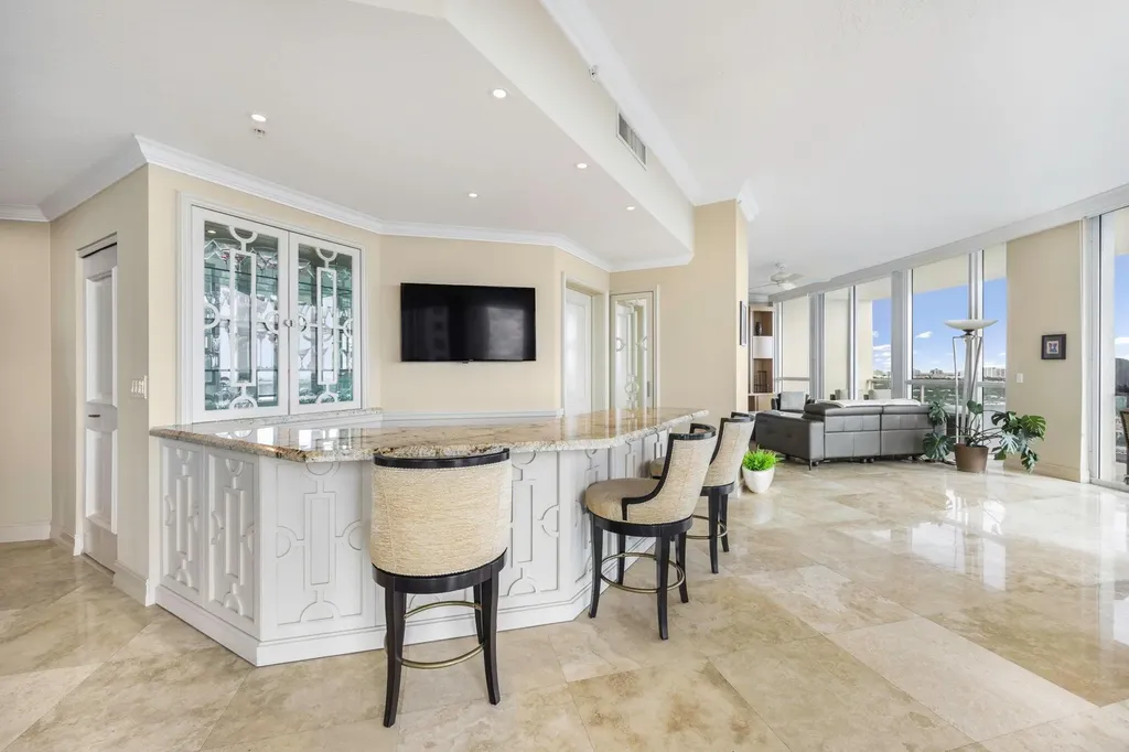 111 SE 8th Avenue Fort Lauderdale FL 33301