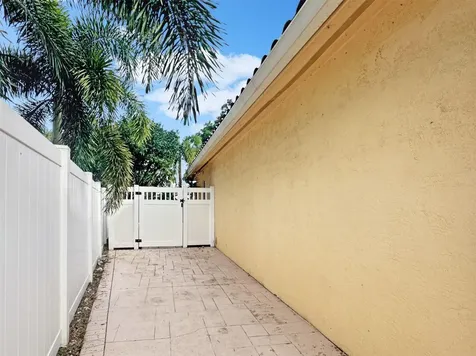 2936 NW 9th Terrace Wilton Manors FL 33311