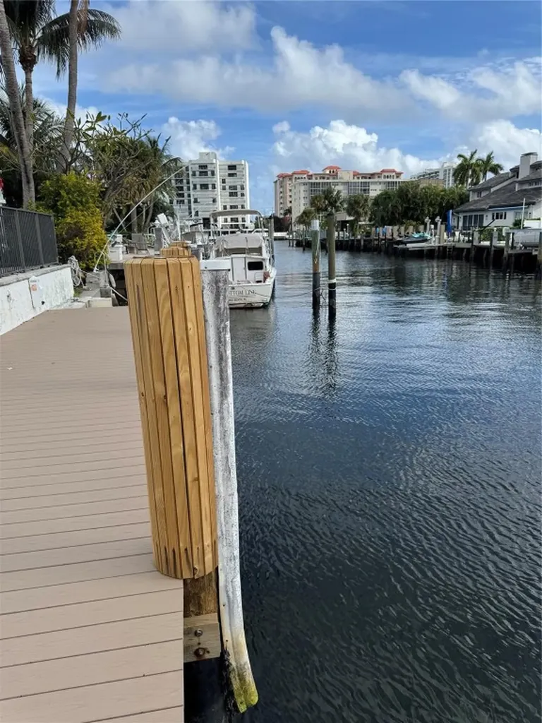 2732 NE 10th Street Pompano Beach FL 33062