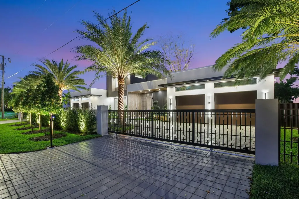 4312 NE 23 Avenue Fort Lauderdale FL 33308