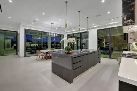 4312 NE 23 Avenue Fort Lauderdale FL 33308