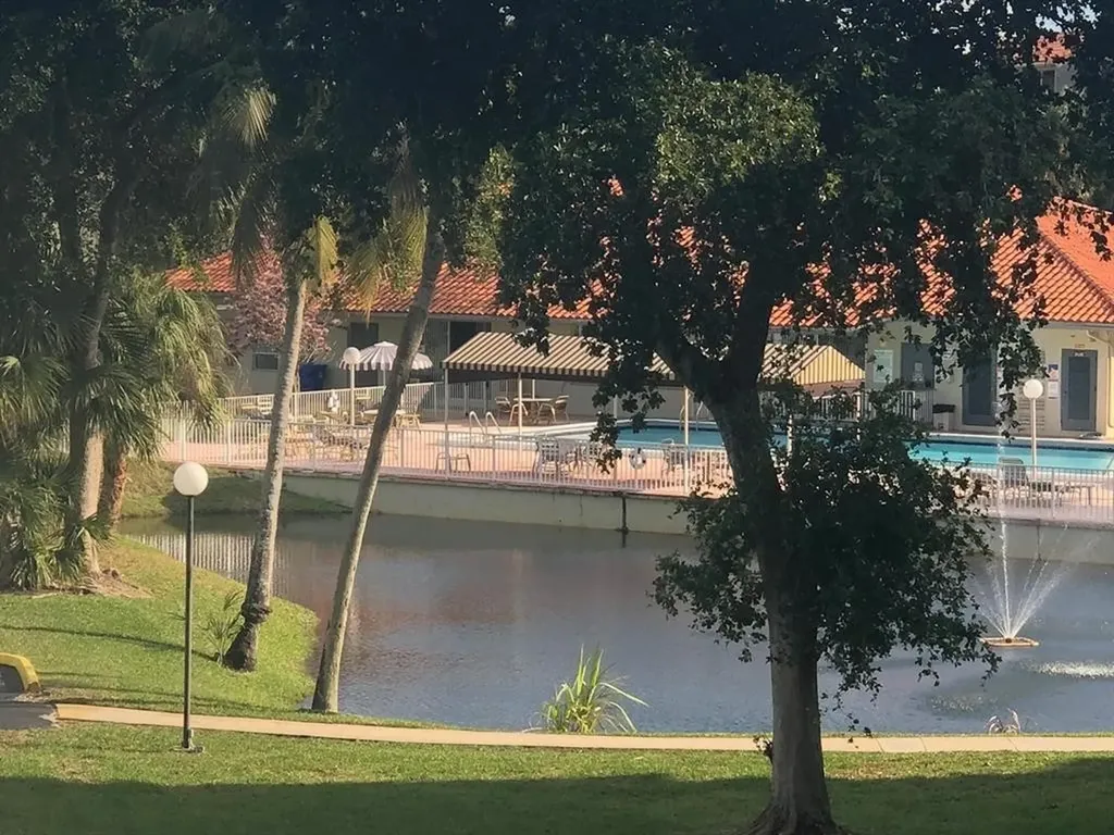 1800 SW 81st Avenue North Lauderdale FL 33068