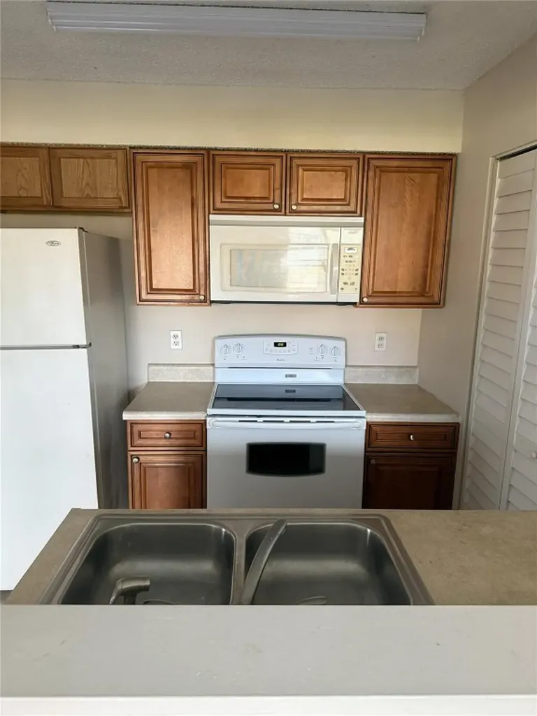 1253 SW 46th Avenue Pompano Beach FL 33069