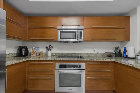 2641 N Flamingo Road Sunrise FL 33323