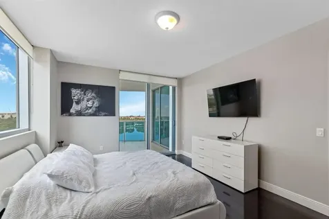 2641 N Flamingo Road Sunrise FL 33323