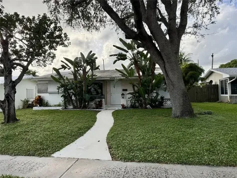 2120 N 34th Avenue Hollywood FL 33021