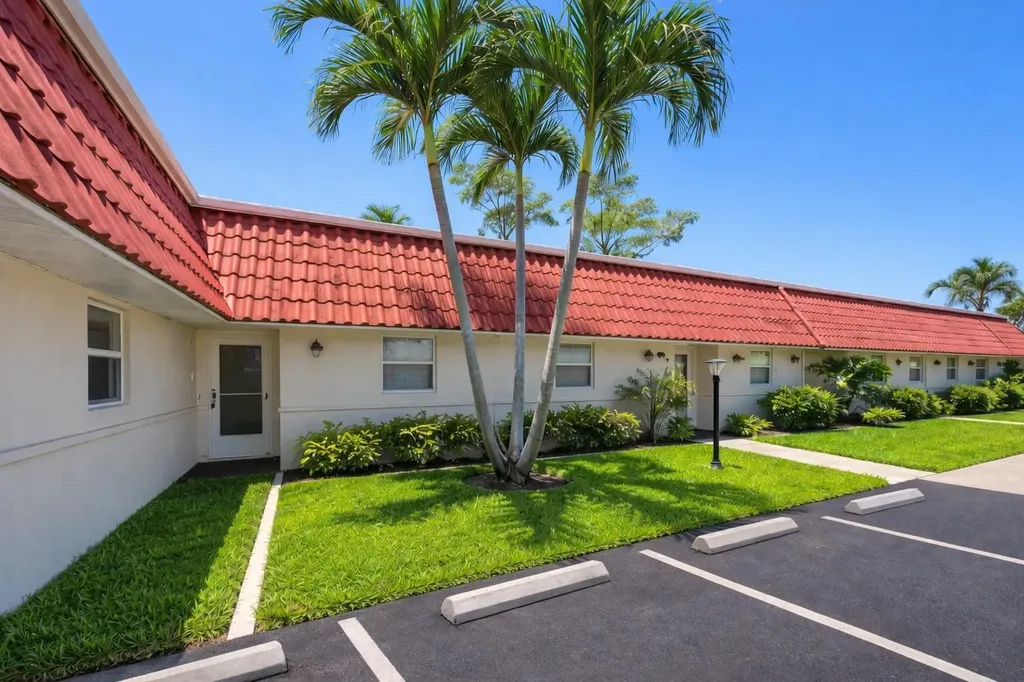 127 Amherst Lane Lake Worth FL 33467