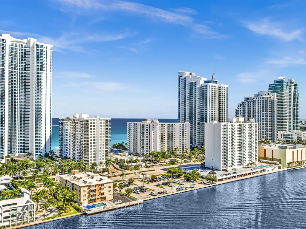 3001 S Ocean Drive Hollywood FL 33019