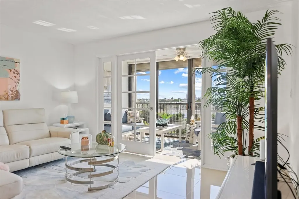 2202 S Cypress Bend Drive Pompano Beach FL 33069