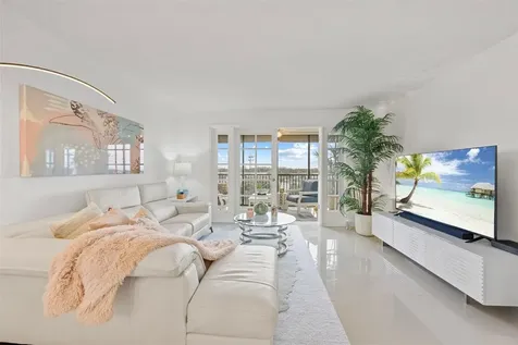 2202 S Cypress Bend Drive Pompano Beach FL 33069