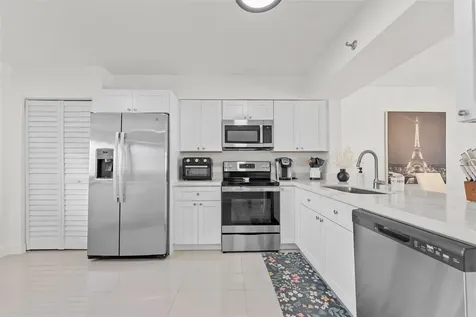 2202 S Cypress Bend Drive Pompano Beach FL 33069