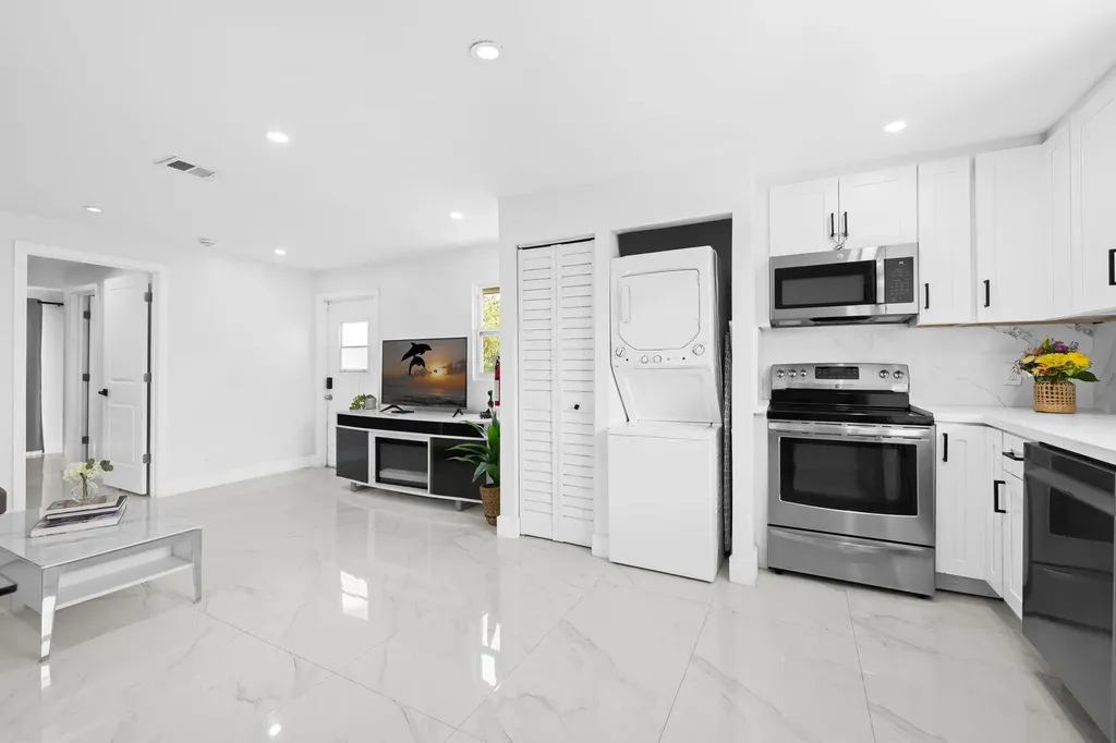 865 NE 23rd Terrace Pompano Beach FL 33062