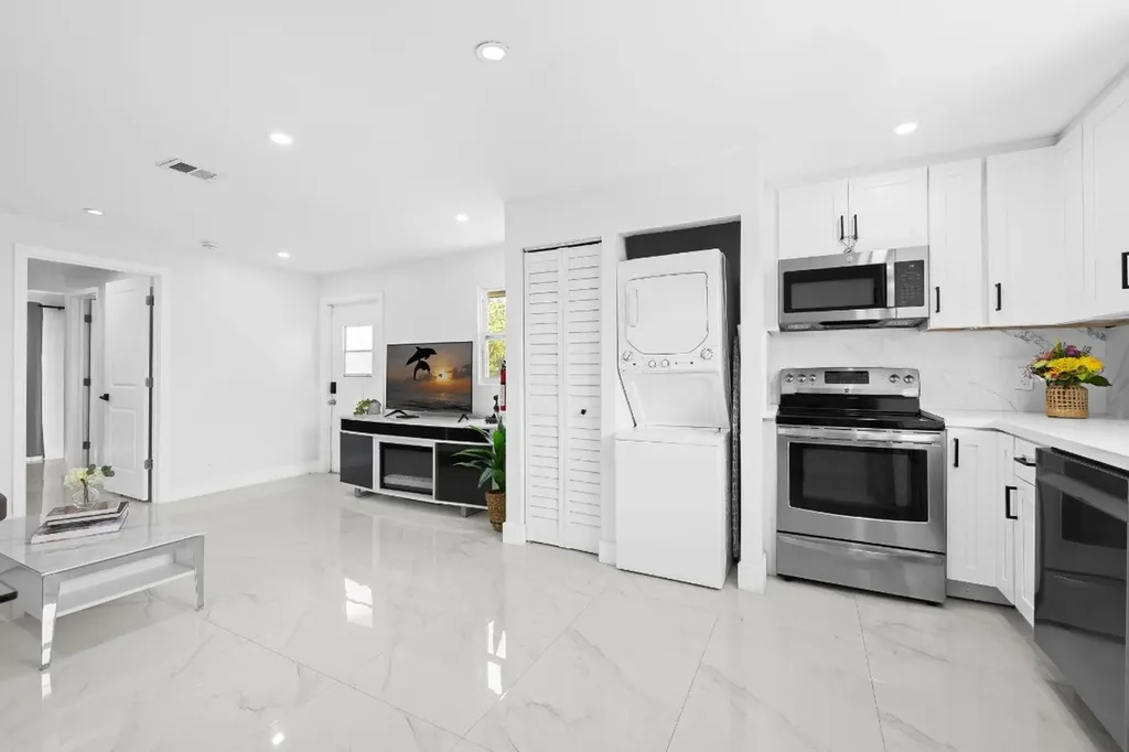 865 NE 23rd Terrace Pompano Beach FL 33062