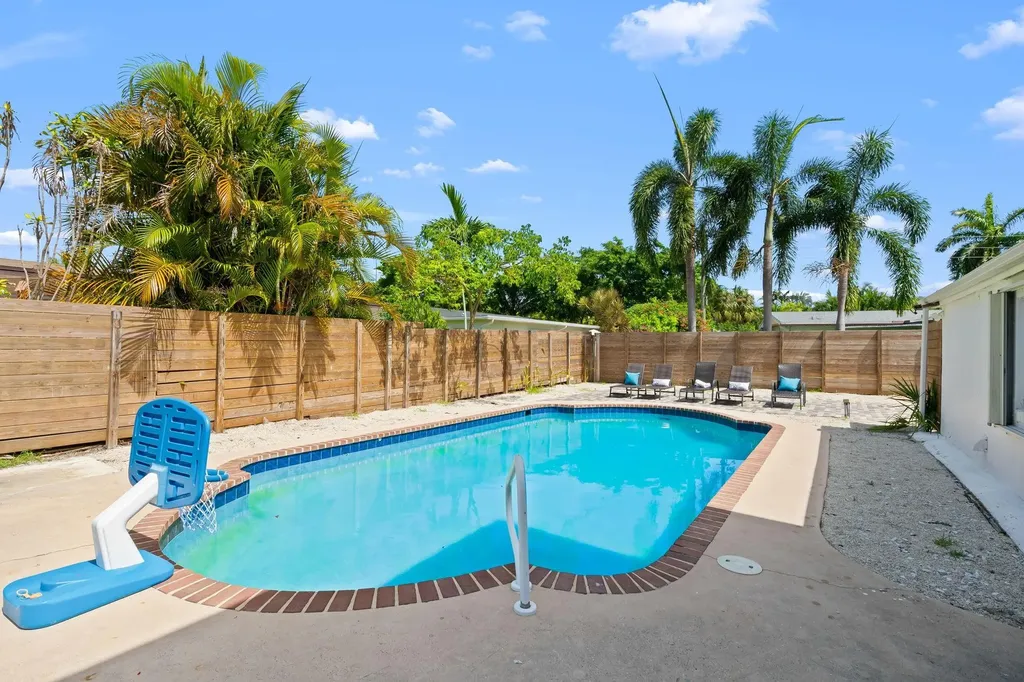 865 NE 23rd Terrace Pompano Beach FL 33062