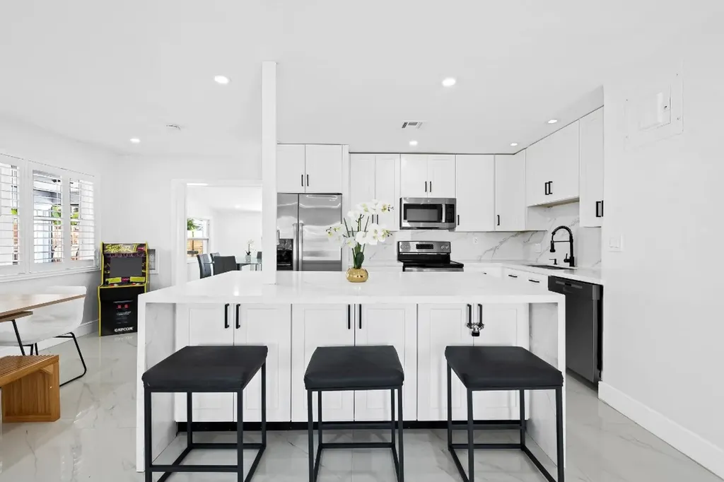 865 NE 23rd Terrace Pompano Beach FL 33062