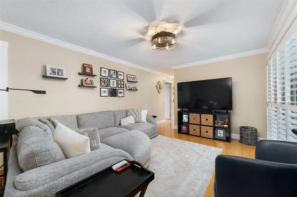 10510 NW 24 Street Sunrise FL 33322