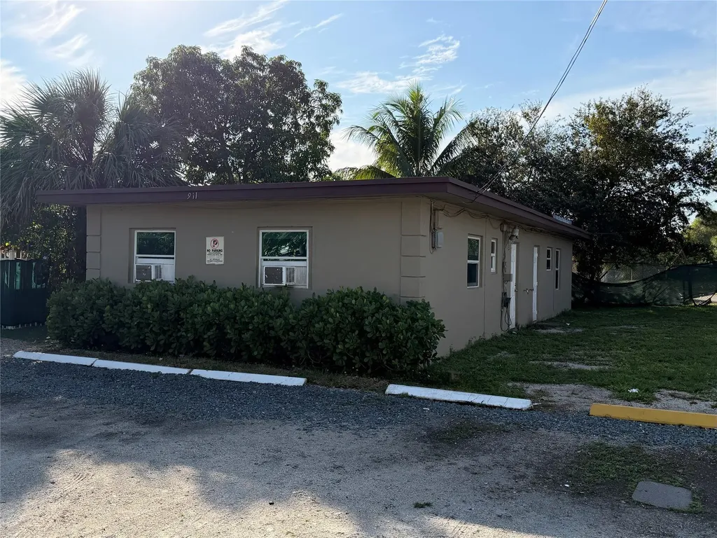 911 NW 12th Avenue Fort Lauderdale FL 33311