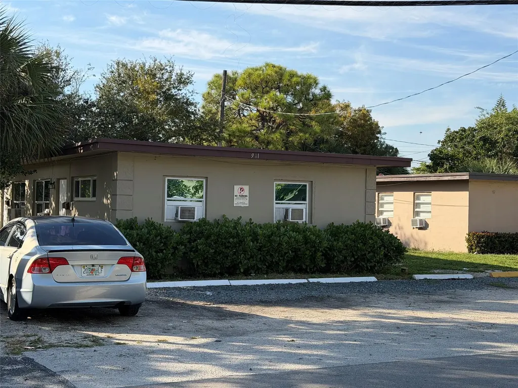 911 NW 12th Avenue Fort Lauderdale FL 33311