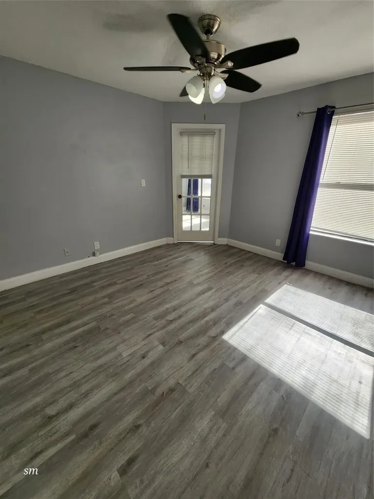 2736 S University Drive Davie FL 33328