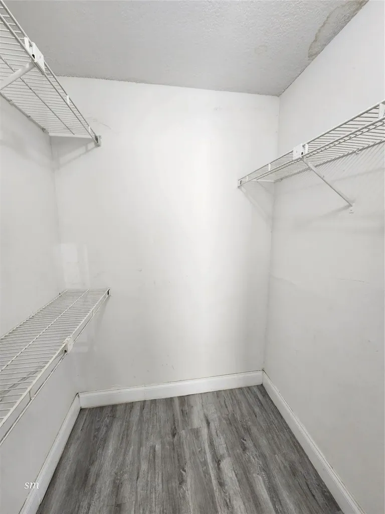 2736 S University Drive Davie FL 33328