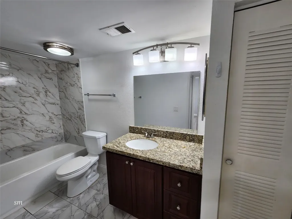 2736 S University Drive Davie FL 33328