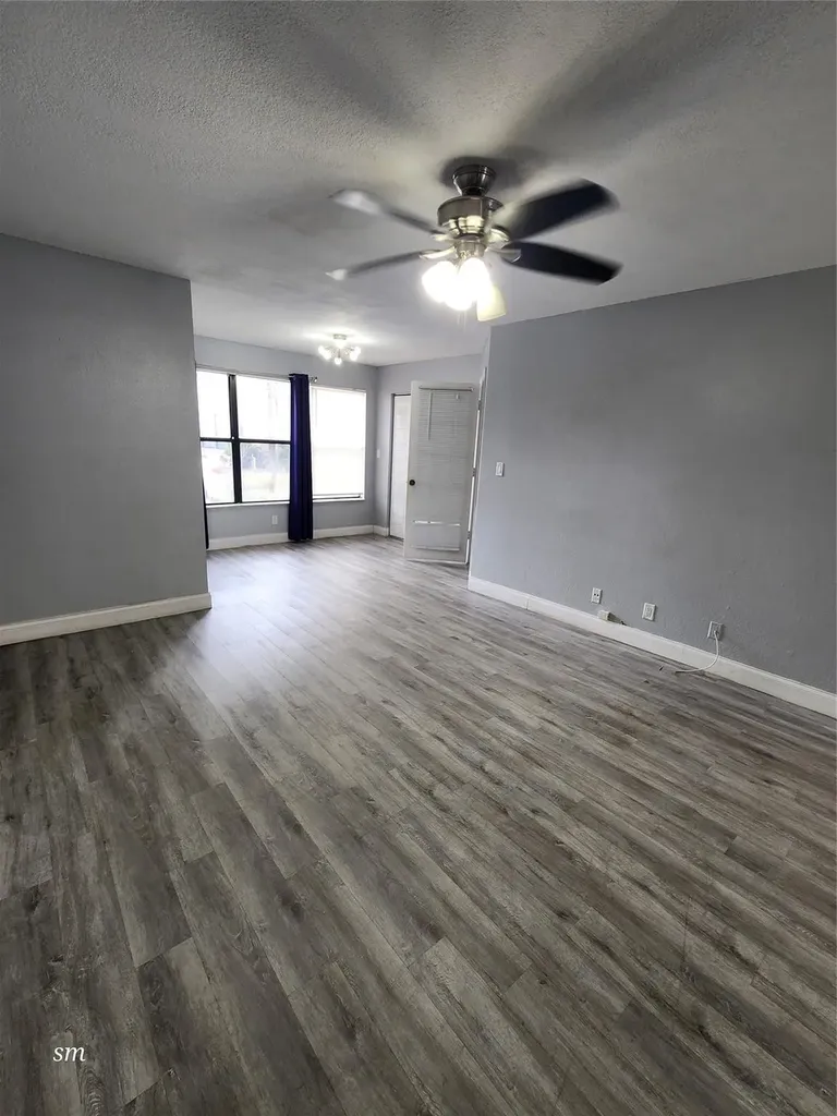 2736 S University Drive Davie FL 33328