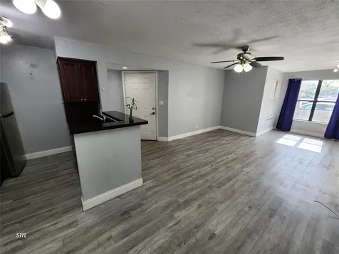 2736 S University Drive Davie FL 33328