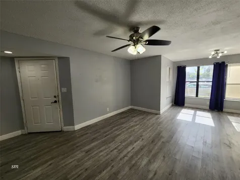 2736 S University Drive Davie FL 33328