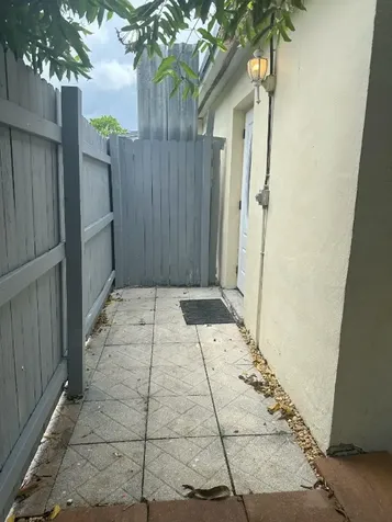 4610 Peters Road Plantation FL 33317